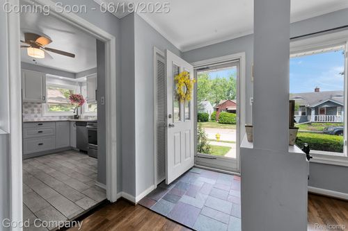 3979 Royal Ave, Berkley, MI, 48072-3438 | Card Image