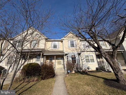 28 Stanwyck Ct, ROBBINSVILLE, NJ, 08691-3018 | Card Image