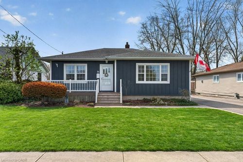 34 Admiral Rd, St. Catharines, ON, L2P1G6 | Card Image