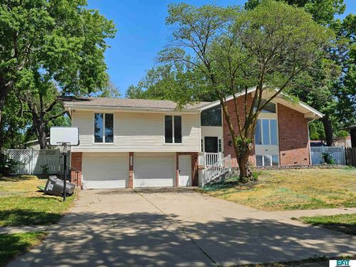 1540 Janssen Dr, Lincoln, NE, 68506-1842 | Card Image