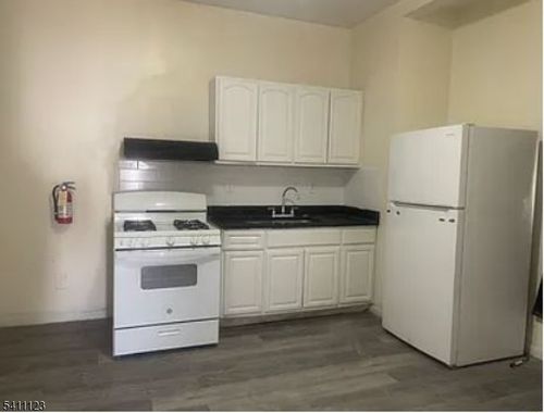 2-286 Broadway, Paterson, NJ, 07501-2030 | Card Image