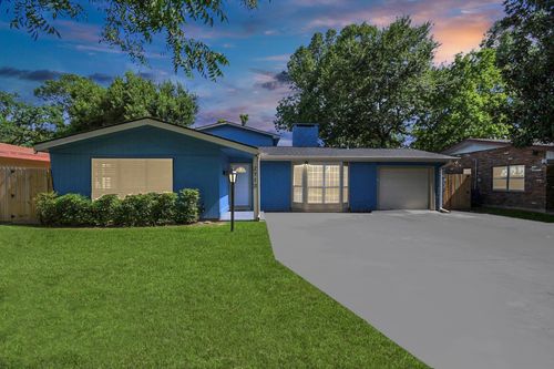 2713 John St, La Marque, TX, 77568-3801 | Card Image