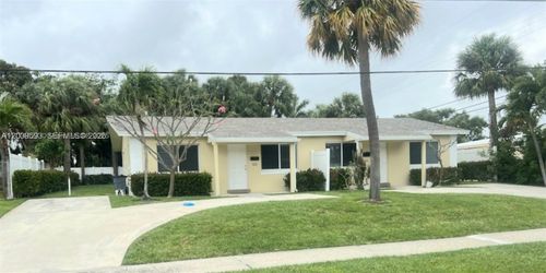 325-323 Northlake Dr, North Palm Beach, FL, 33408-5218 | Card Image