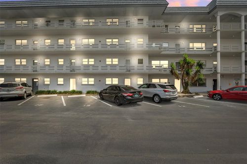 apt-405-3018 59th St, Gulfport, FL, 33707-5733 | Card Image