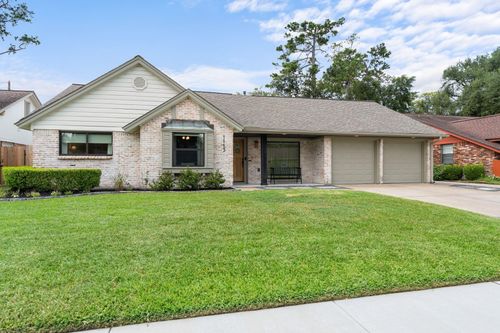 1115 Chamboard Ln, Houston, TX, 77018-3212 | Card Image