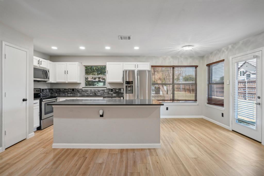 Lakeview Ct, Little Elm, TX 75068