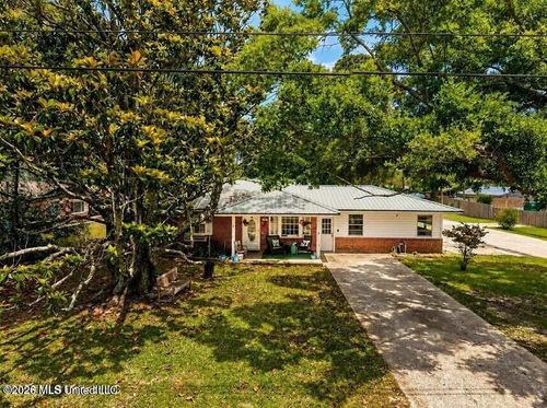 1919 Stuart Ave, Ocean Springs, MS, 39564-3925 | Card Image