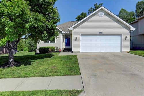 701 N Cloverdale Ave, Independence, MO, 64056-2257 | Card Image