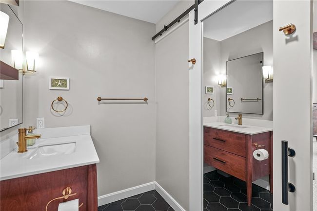 APT-211 - 555 S Water St, Condo with 2 bedrooms, 2 bathrooms and 3 parking in Providence RI | Image 27