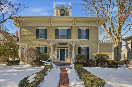 apt-3-28 Kay St, Newport, RI, 02840-2786 | Card Image