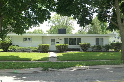 135 Riverside Dr, Alma, MI, 48801-2314 | Card Image