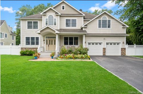 90 Meadow Glen Road, Smithtown, NY, 11754 | Card Image