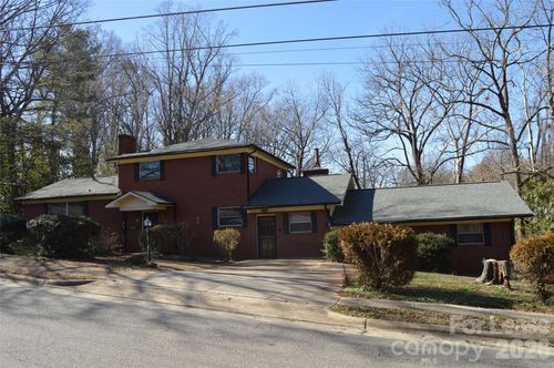 516 S Green St, Statesville, NC, 28677-6162 | Card Image