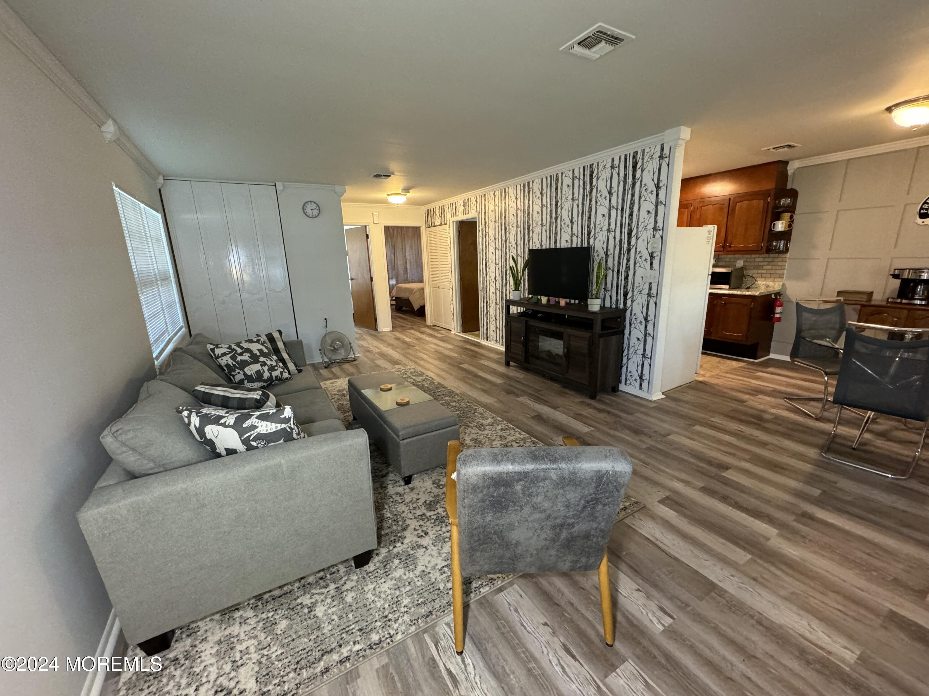 Thornbury Ct, Lakewood, NJ 08701