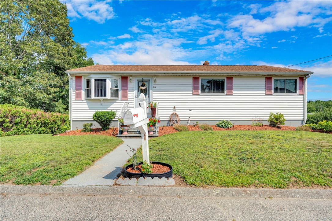 Vineyard Ave, Cumberland, RI 02864