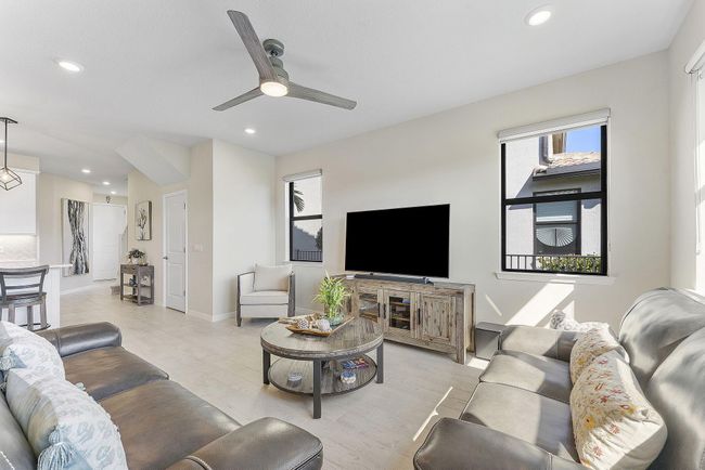4822 Jumping Way, Condo with 3 bedrooms, 3 bathrooms and null parking in Lake Worth FL | Image 5