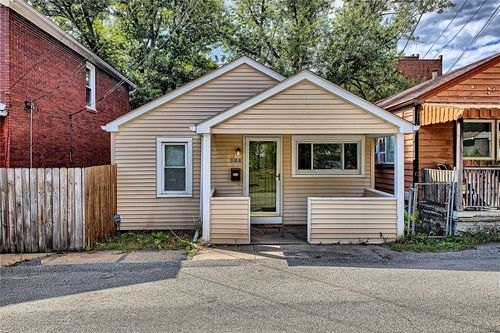 410 Bach Ave, Greensburg, PA, 15601-3202 | Card Image