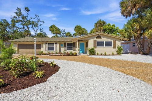 782 Birdsong Ln, SARASOTA, FL, 34242-1418 | Card Image