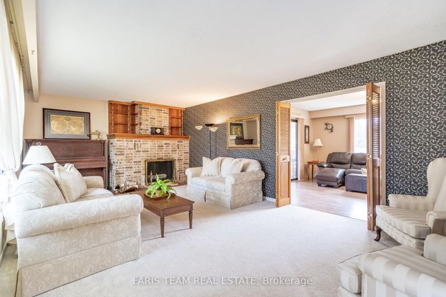 15 Lawrence Ave, House other with 4 bedrooms, 3 bathrooms and 5 parking in Minesing ON | Image 8
