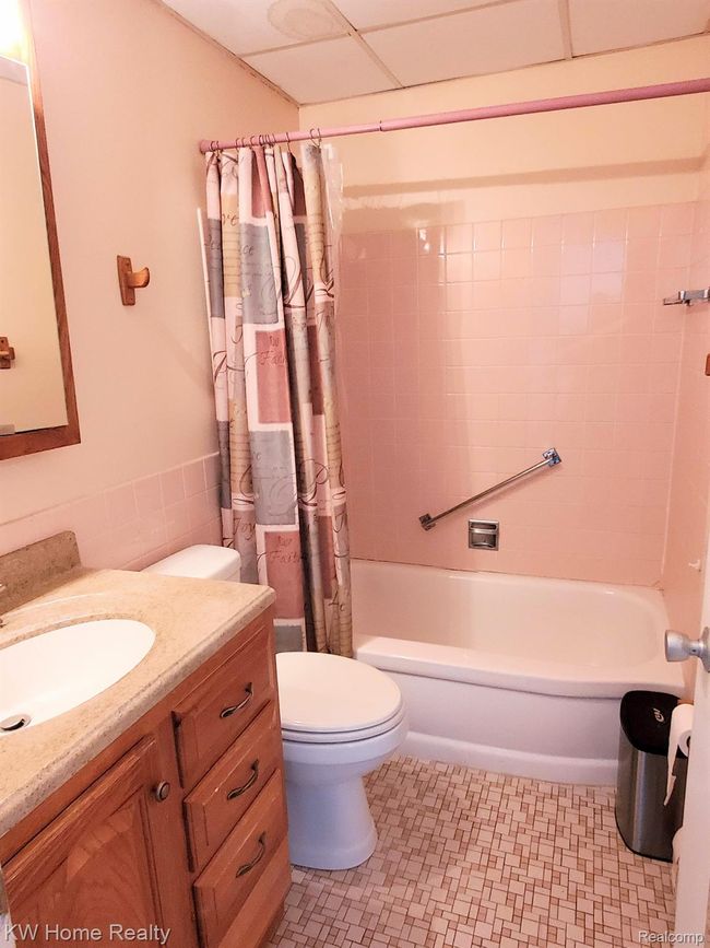 Full Bath | Image 5