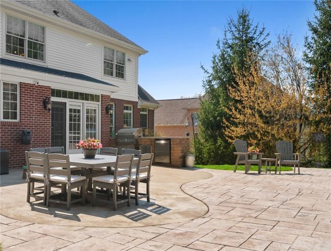 205 Erin Dr, House other with 5 bedrooms, 5 bathrooms and 3 parking in Cranberry Twp PA | Image 34