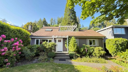 1546 Hope Rd, North Vancouver, BC, V7P1W9 | Card Image