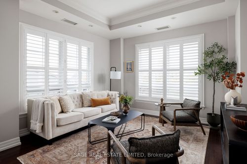 416-21 Burkebrook Pl, East York, ON, M4G0A2 | Card Image