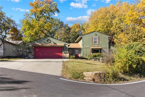 95 M St, Lake Lotawana, MO, 64086-9441 | Card Image