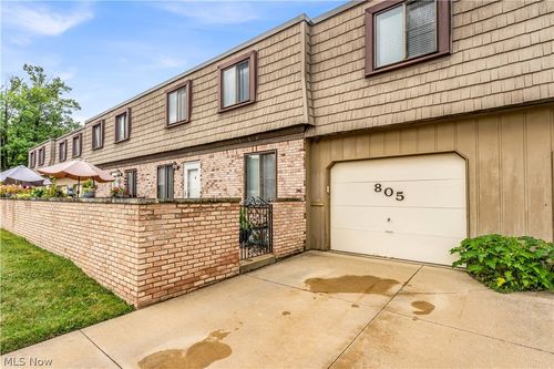 805 Tollis Pkwy, Broadview Heights, OH, 44147-1834 | Card Image