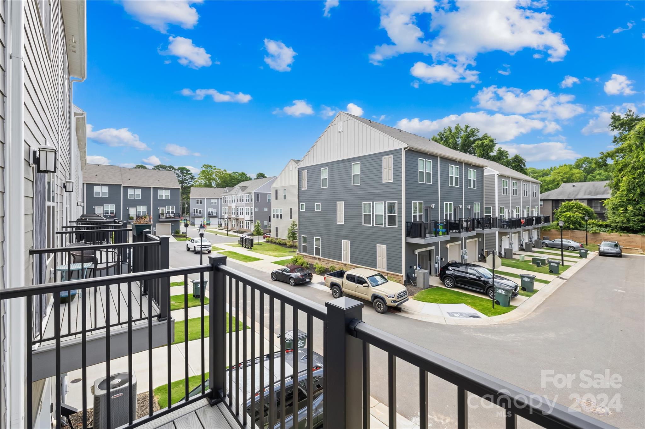Capital Ridge Ct, Charlotte, NC 28205