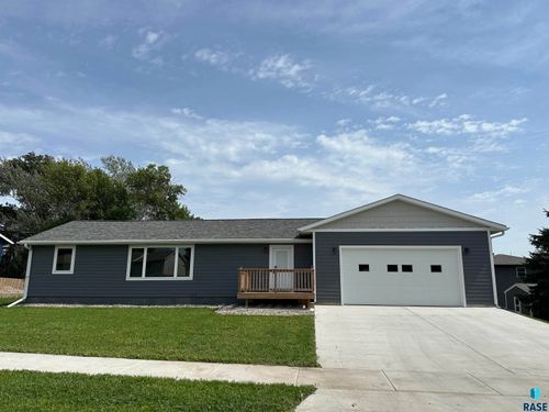 113 Ramm Hts Heights, Madison, SD, 57042 | Card Image