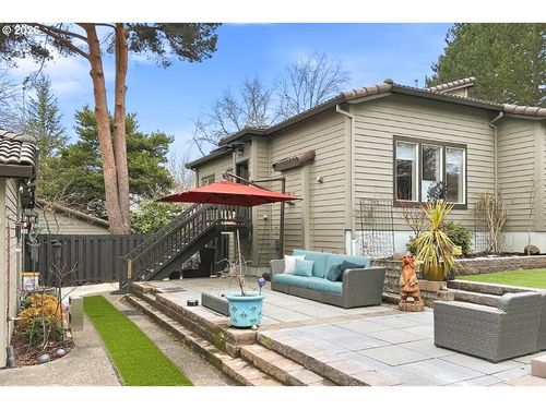 7704 Sw Cresmoor Dr, Beaverton, OR, 97008-5936 | Card Image