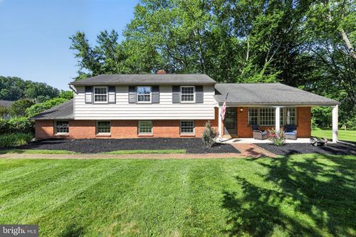 1043 Carolyn Dr, WEST CHESTER, PA, 19382-7460 | Card Image