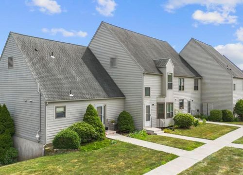 2-2 Hallmark Hill Dr, Wallingford, CT, 06492-3451 | Card Image