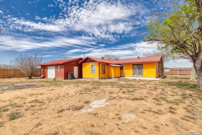 13934 N Interstate 35, House other with 3 bedrooms, 1 bathrooms and null parking in Moore TX | Image 22
