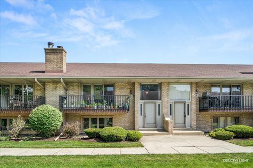 5-8316 Woodland Dr, Darien, IL, 60561-5238 | Card Image