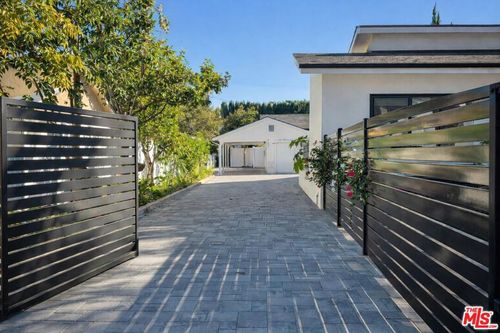 4522 Mammoth Ave, Sherman Oaks, CA, 91423-4323 | Card Image