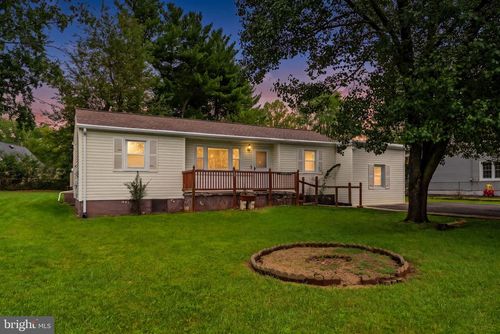 8928 June St, MANASSAS, VA, 20111-1520 | Card Image