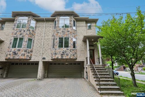 330 New York Ave, Fort Lee, NJ, 07024-6108 | Card Image