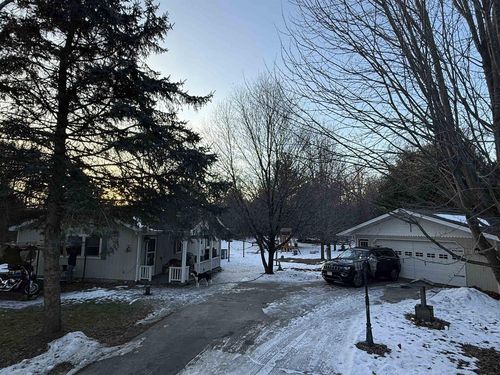 607 W Whispering Circle, Redgranite, WI, 54970 | Card Image