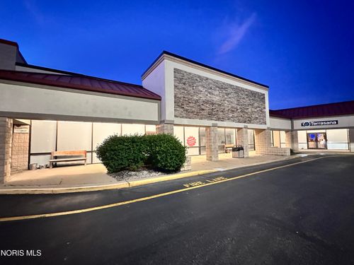 a-1800 E State Street, Fremont, OH, 43420 | Card Image