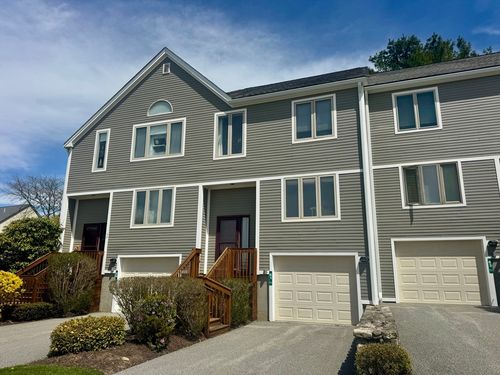 61-61 Bayberry Ln, Dartmouth, MA, 02747-3572 | Card Image
