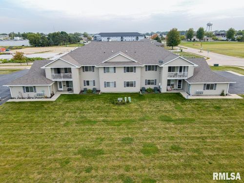 apt-202-400 E Franklin St, Eldridge, IA, 52748-1752 | Card Image