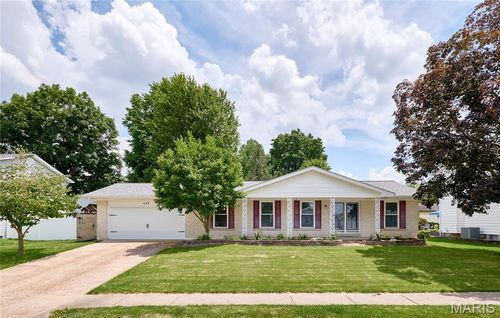 440 Hunters Rdg, Saint Charles, MO, 63301-0479 | Card Image
