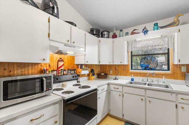 1815 Mables Ave Ne, House other with 2 bedrooms, 1 bathrooms and null parking in Steinhatchee FL | Image 18