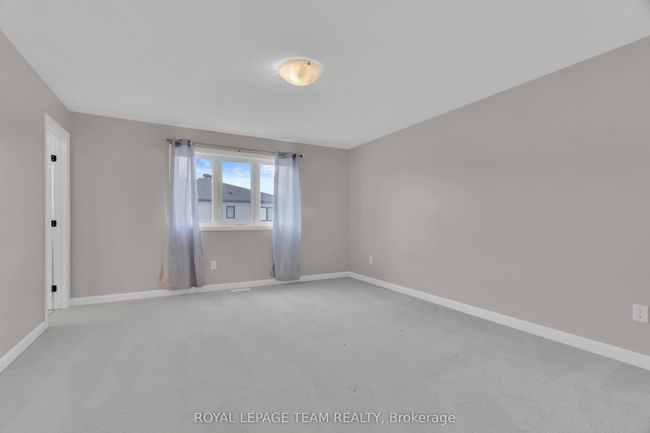 736 Cashmere Terr, House attached with 3 bedrooms, 4 bathrooms and 1 parking in Ottawa ON | Image 25
