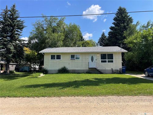 907 Grove St, Whitewood, SK, S0G5C0 | Card Image