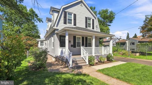 17 N New St, HATBORO, PA, 19040-4718 | Card Image