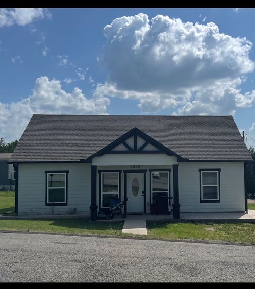 3000 Park Ct, Granbury, TX, 76048-3209 | Card Image