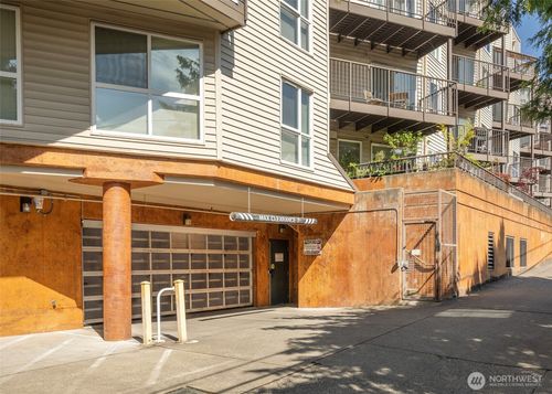 apt-405-4020 Aurora Ave N, Seattle, WA, 98103-7882 | Card Image